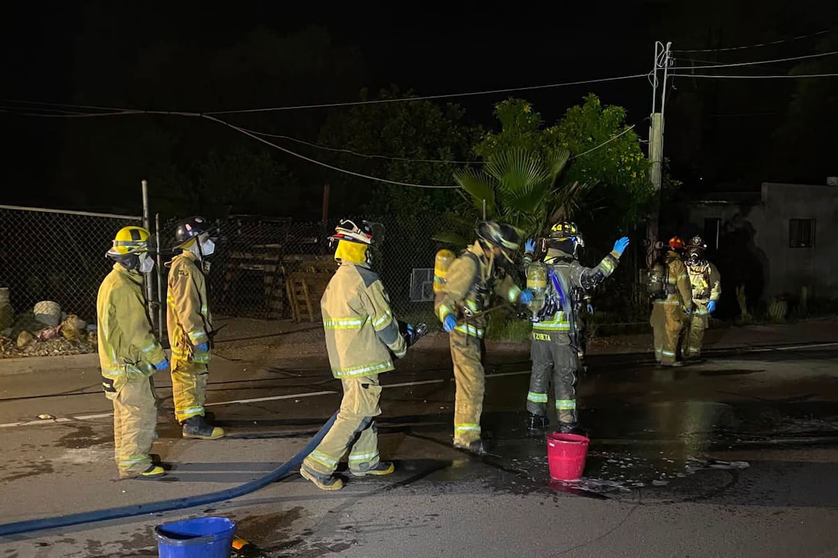 Barril con sustancia desconocida fue perforado e intoxicó a personas en Santa Ana; Bomberos de Nogales acudió a atender la emergencia