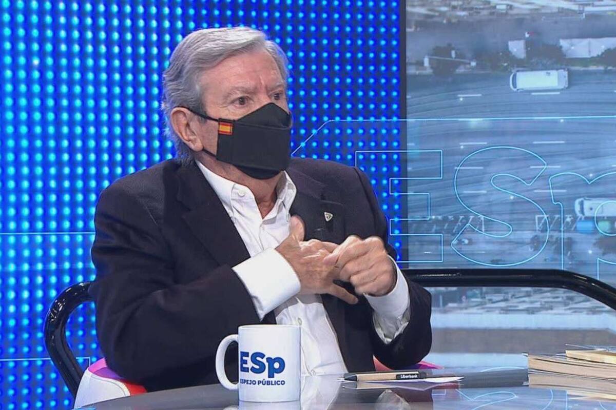 Recibe descarga en el corazón durante entrevista en vivo y continúa