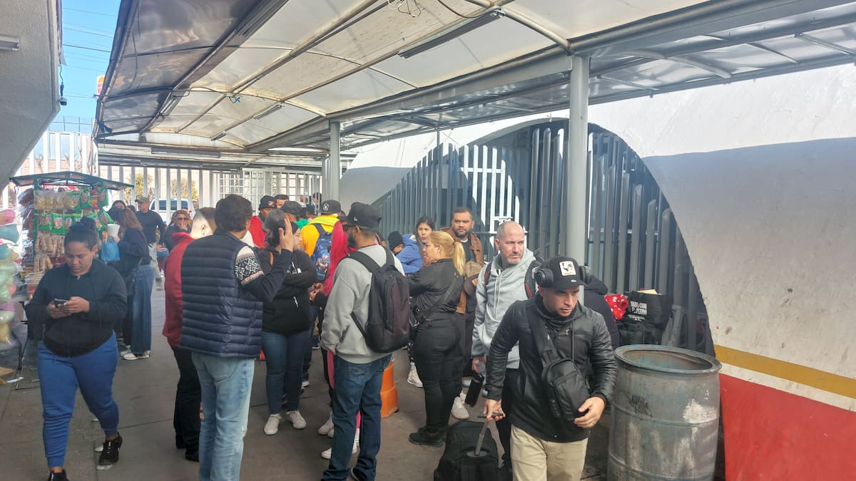Migrantes que tenían cita programada a través de la aplicación del CBP One continúan llegando a Nogales. Foto: Archivo digital GH