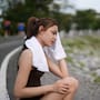 ¿Sudas más que otras personas al hacer ejercicio? Un médico deportivo explica por qué esto no significa tener peor condición física