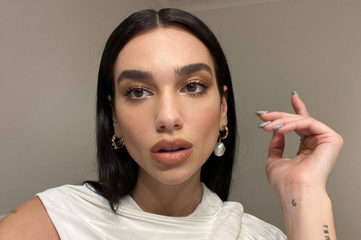 Dua Lipa denuncia machismo en la industria musical y aseguró que querían obligarla a usar falda