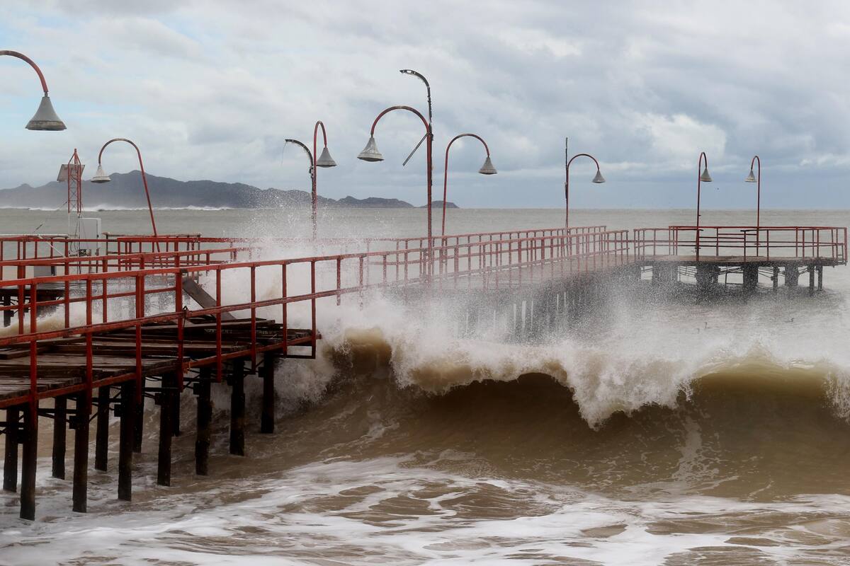 Emiten alerta por fuertes vientos en Bahía de Kino