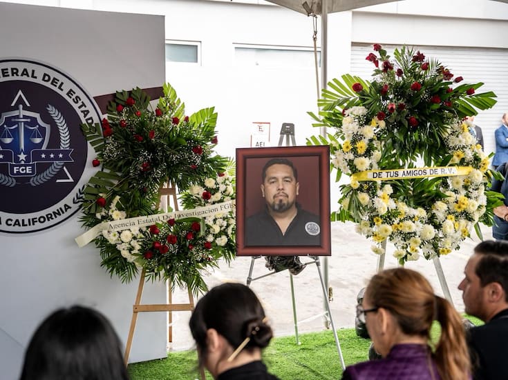 Rinden homenaje póstumo a agente asesinado en Tijuana