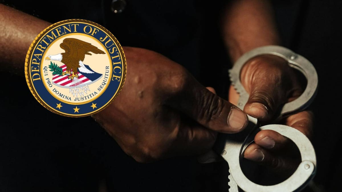 Como parte de las sanciones, ambos individuos tendrán congelados sus bienes y activos en Estados Unidos, además de estar sujetos a la prohibición de realizar cualquier tipo de transacción financiera o comercial con ciudadanos o entidades estadounidenses. Foto: Especial / Capture TheJusticeDept