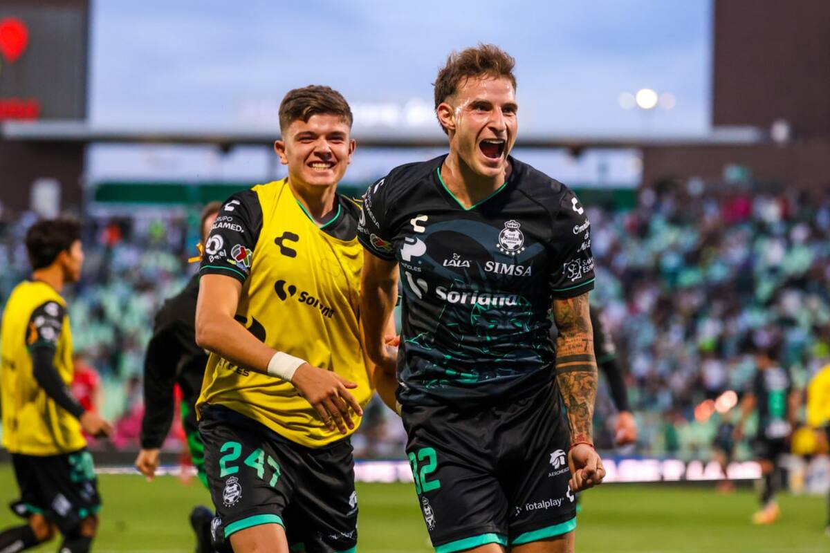 Bruno Barticciotto marcó los dos goles en el encuentro. Foto: Santos en X.