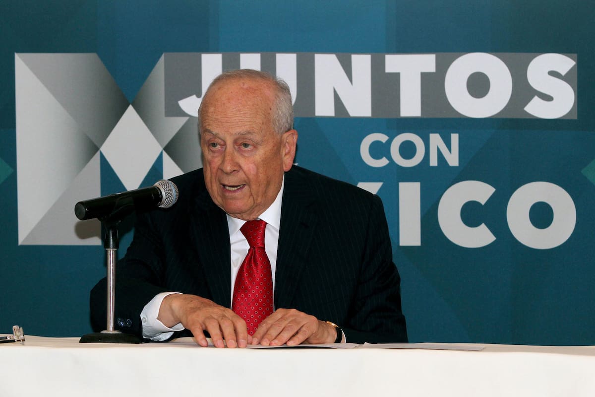Kimberly-Clark, de Claudio X. González, dice que no invertirá en México y llaman a boicot en redes