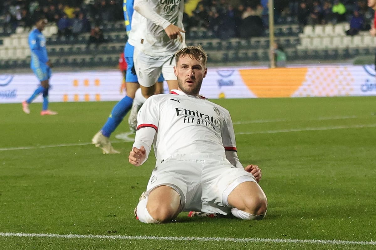 Santiago Giménez se estrena con GOLAZO en la Serie A y el Milan vence al Empoli