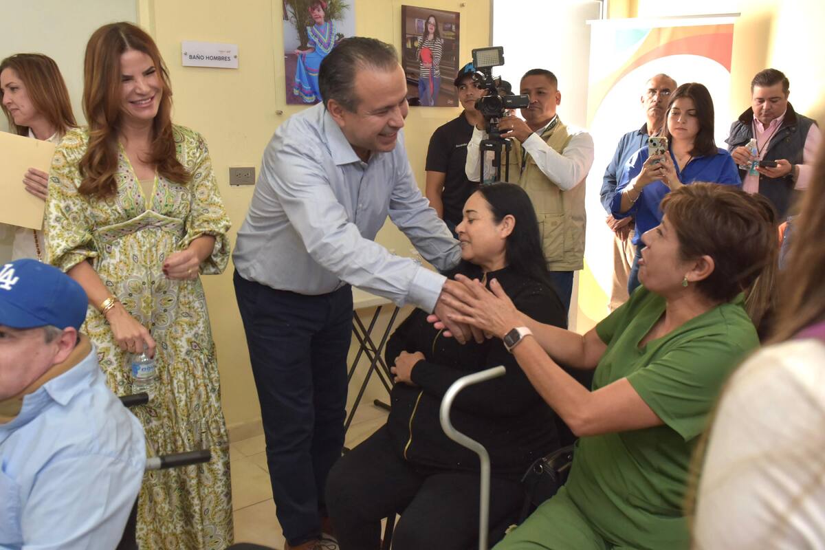 Inauguran Astiazarán y Patty Ruibal la remodelación del Comudis