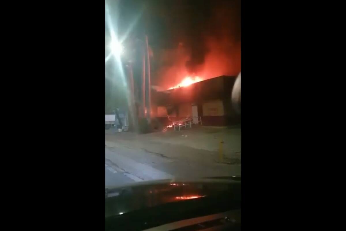 Prenden fuego a las oficinas del INE en Chiapas