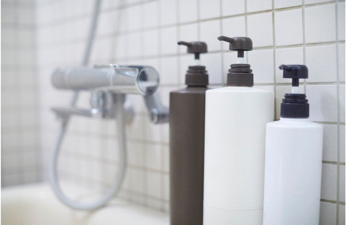 Por qué algunas personas ponen shampoo en la lavadora | Foto: Especial (canva)