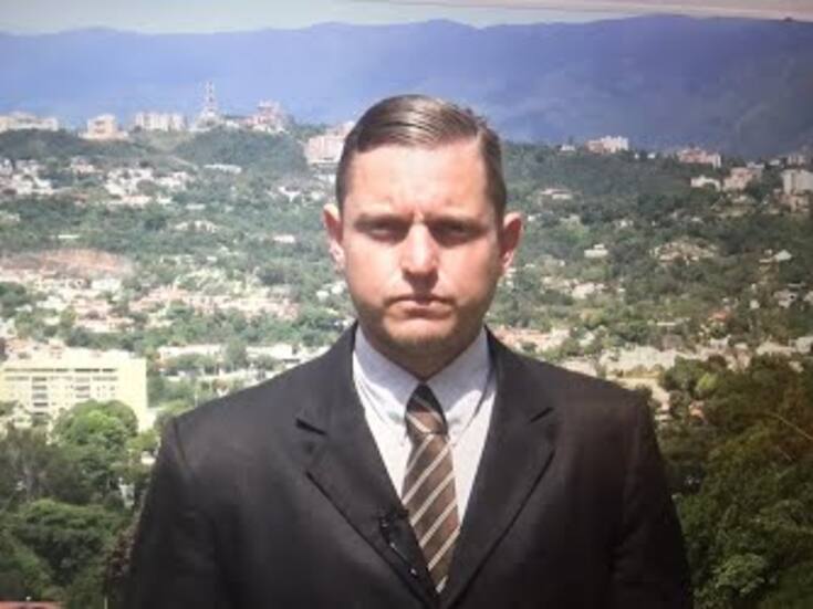 Reportan que periodista venezolano fue sacado de su casa por presuntos funcionarios de la policía política en Venezuela y lo liberan casi dos horas después