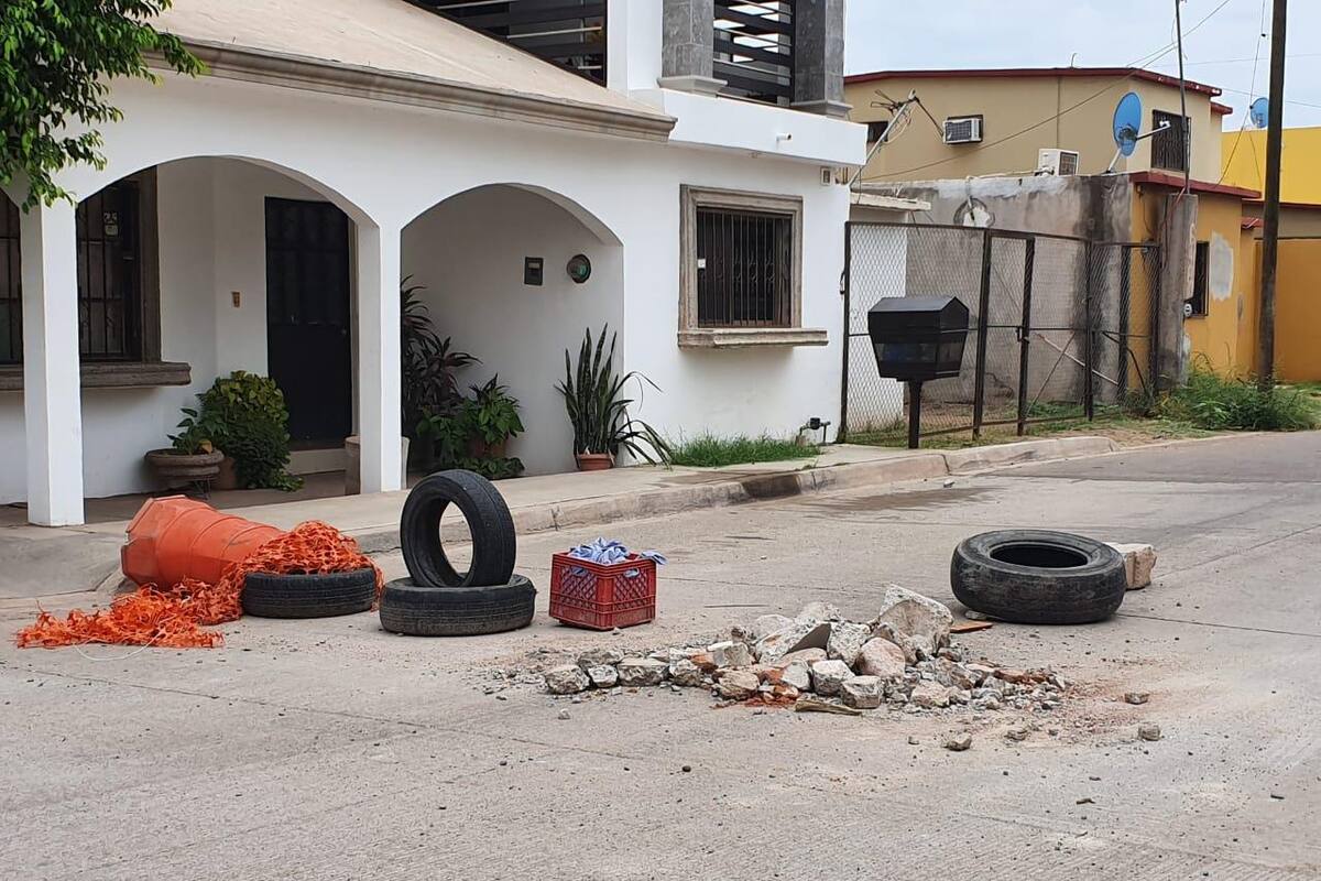 Vecinos bloquean calles en Ciudad Obregón