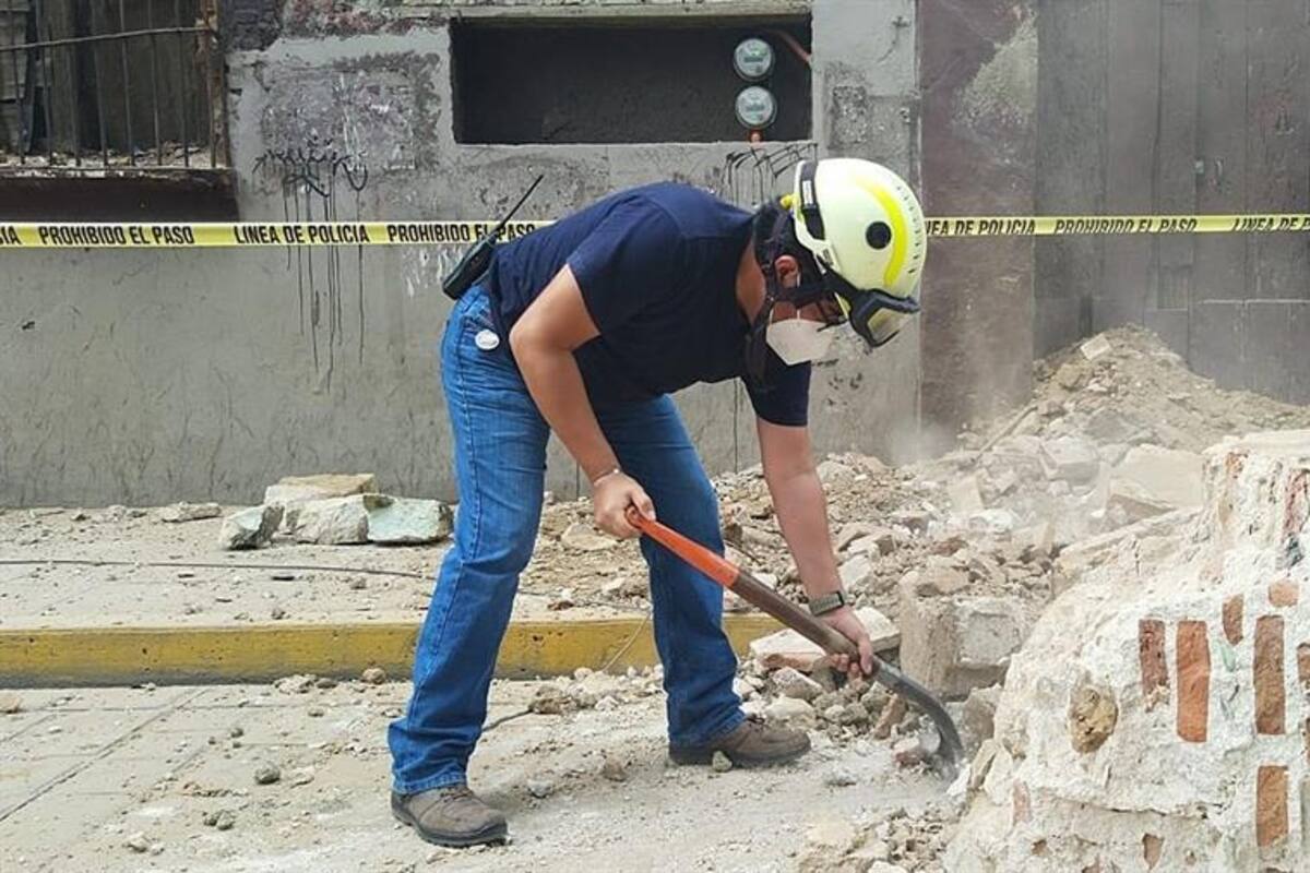 Ecuador en alerta por "inminente tsunami" tras sismo en México