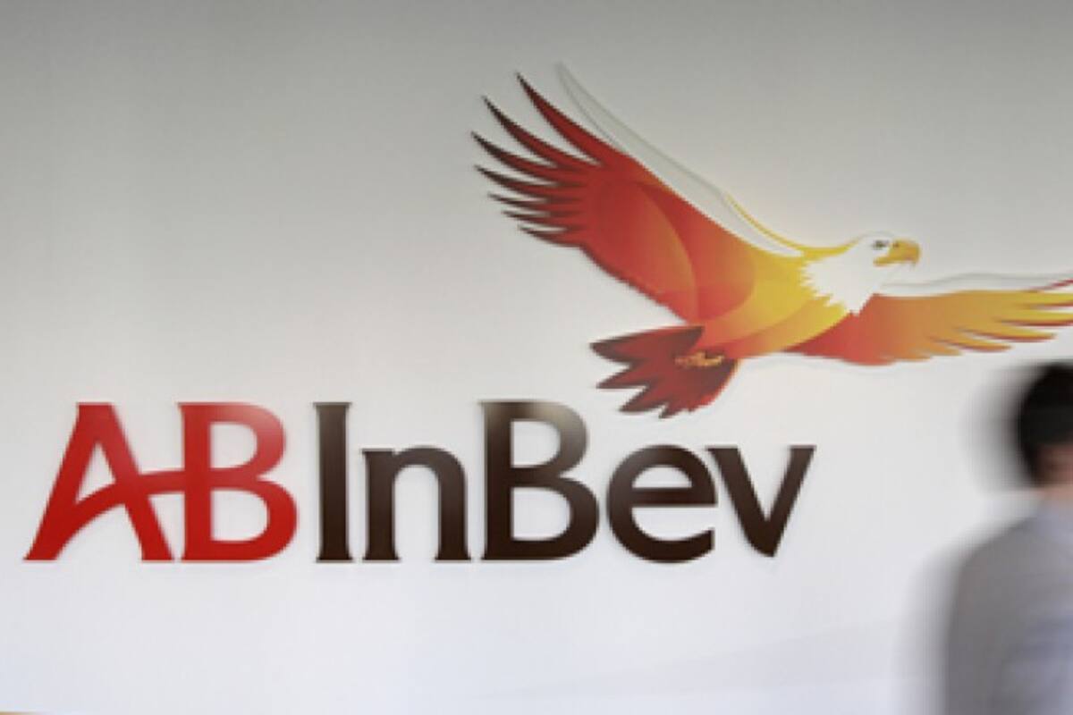 Cervecera que hace Corona y Budweiser vende su unidad en Australia por deuda