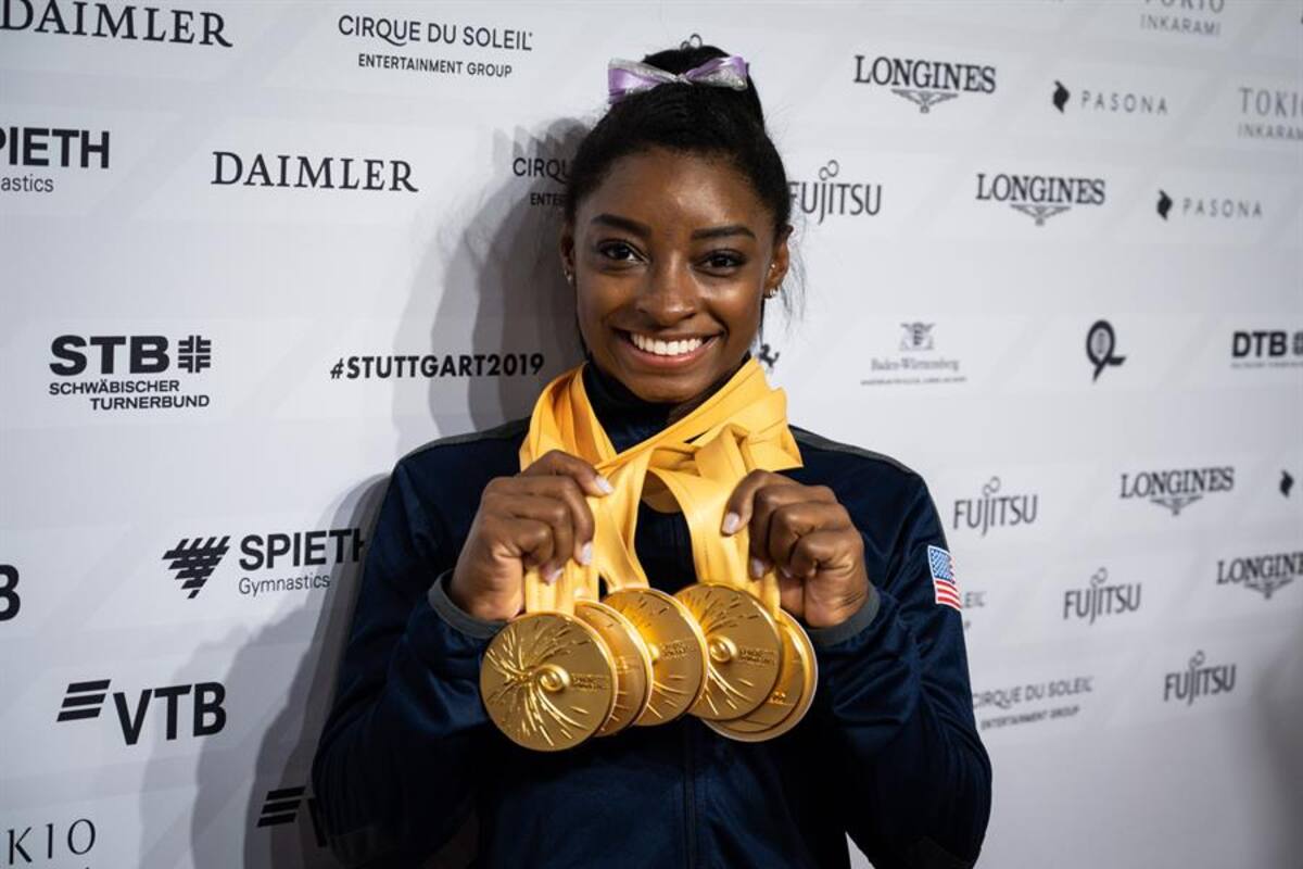 Simone Biles rompe récord de medallas mundiales