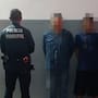 Detienen en Hermosillo a dos hombres con una pistola de uso exclusivo del Ejército y mariguana; uno tenía orden de aprehensión pendiente