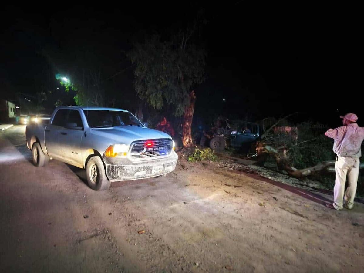 Muere menor de 14 años en choque contra árbol en Banámichi, Sonora
fotos: Centro Regional de Bomberos y Rescates del Río Sonora A.C.