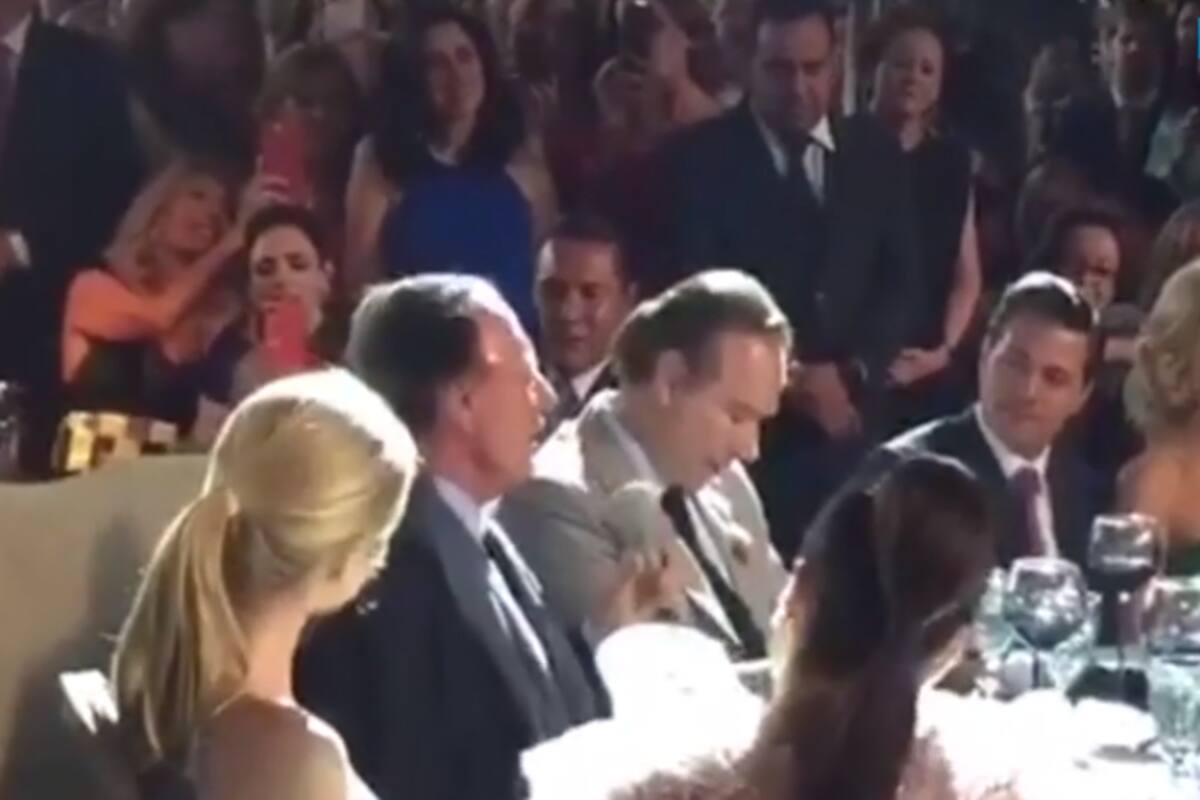 Julio Iglesias canta en la boda a la que fue Peña Nieto y Tania Ruiz