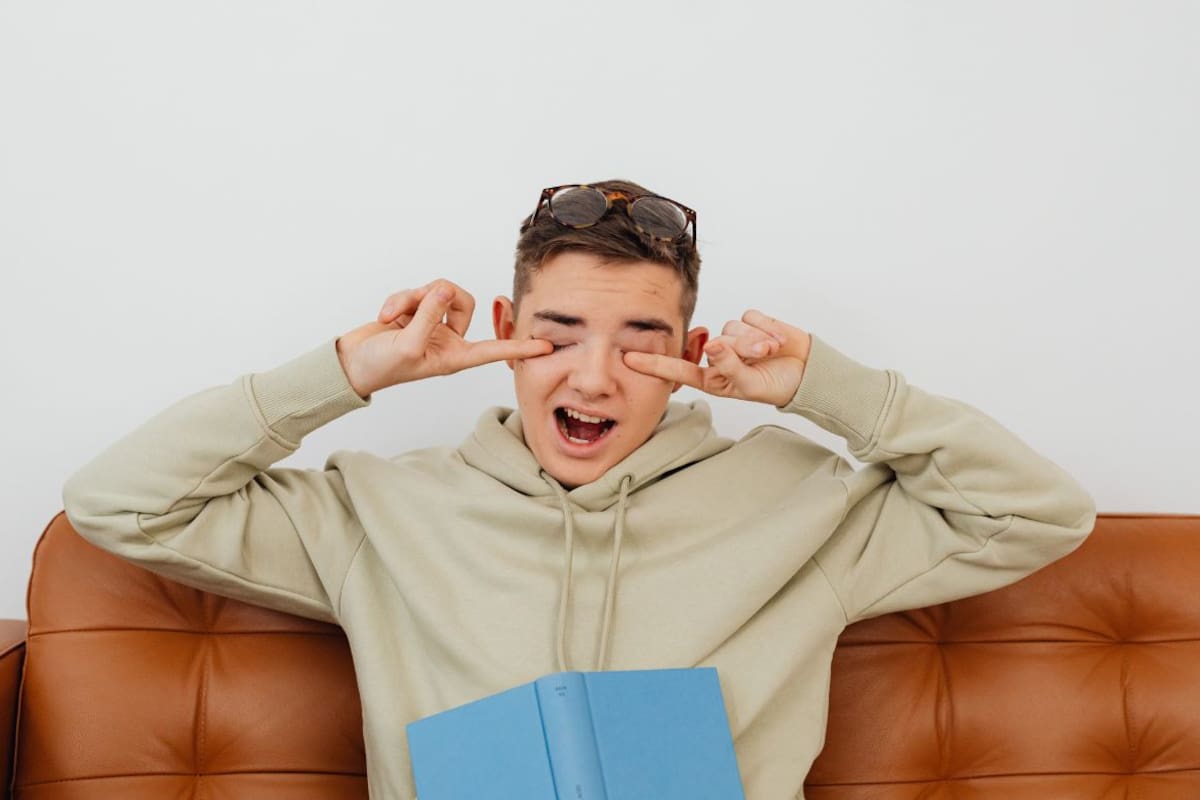 ¿Te frotas los ojos? Esto es lo que le podría pasar a tu vista y no es bueno