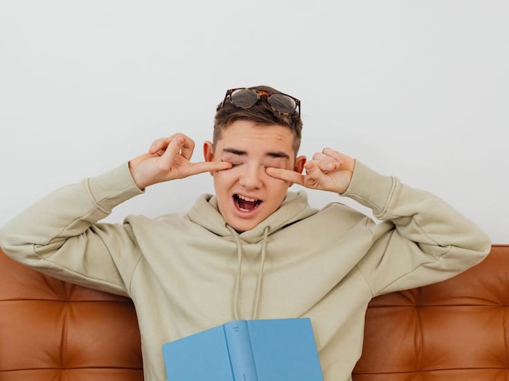 ¿Te frotas los ojos? Esto es lo que le podría pasar a tu vista y no es bueno