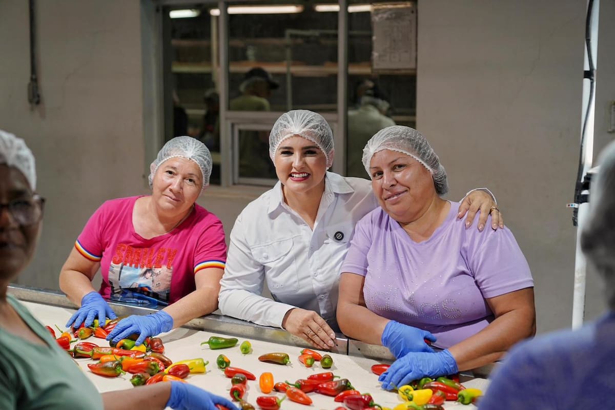 Destaca Célida López el impacto de la hortaliza y el trabajo de las mujeres en el campo