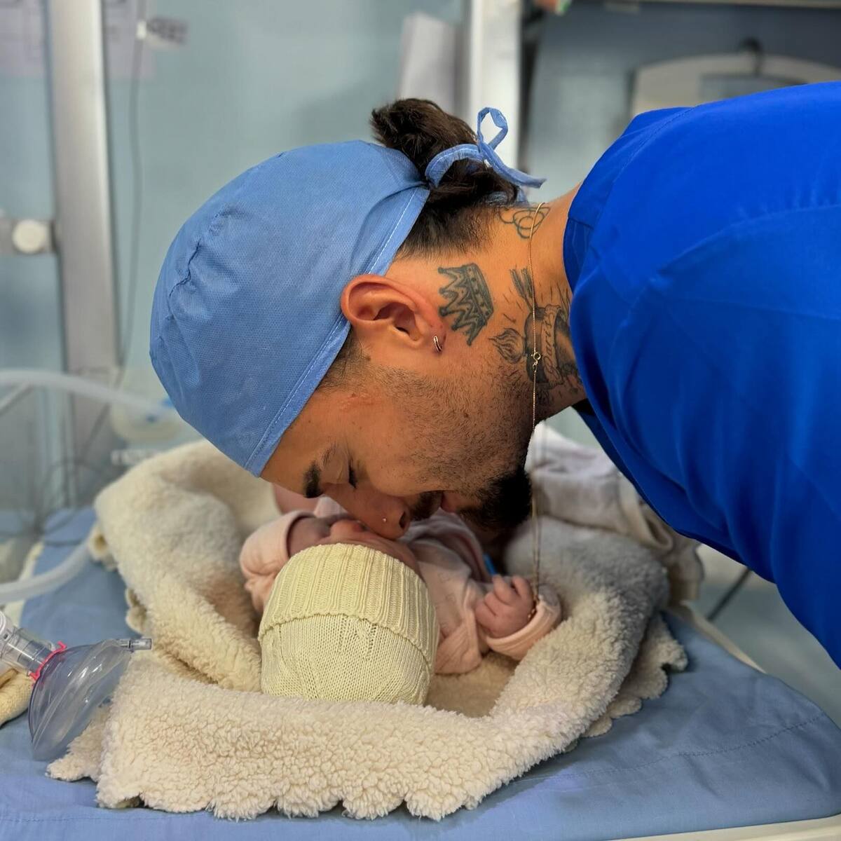 Maluma celebra su primer día del padre