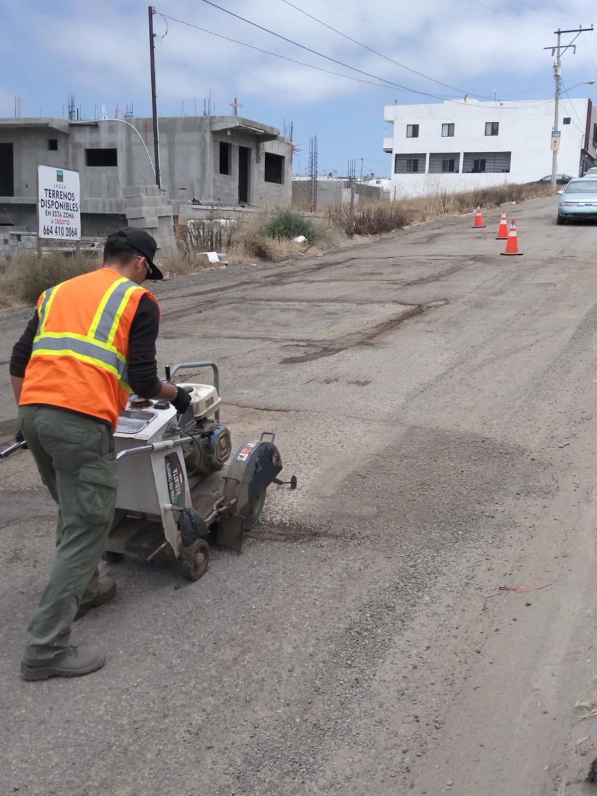 El Sindicato de Burócratas señaló que, aunque el Ayuntamiento ha autorizado nuevas unidades, la Dirección de Obras Públicas aún enfrenta rezagos en maquinaria, vehículos, herramientas e infraestructura.
Fotos: Carmen Gutiérrez.