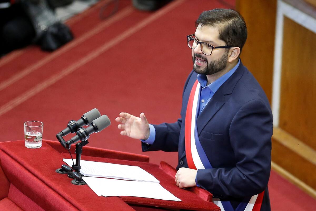 Toque de queda ordena presidente de Chile por incendios forestales