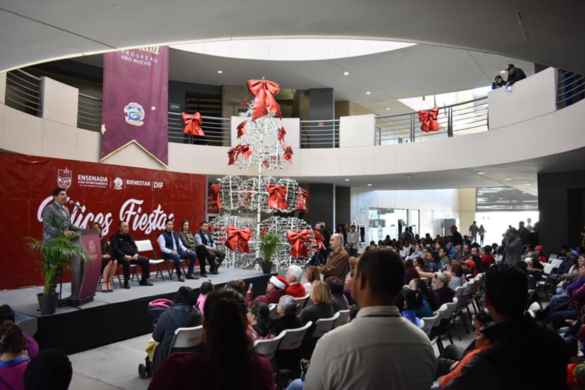 Beneficia Gobierno Municipal con entrega de apoyos navideños