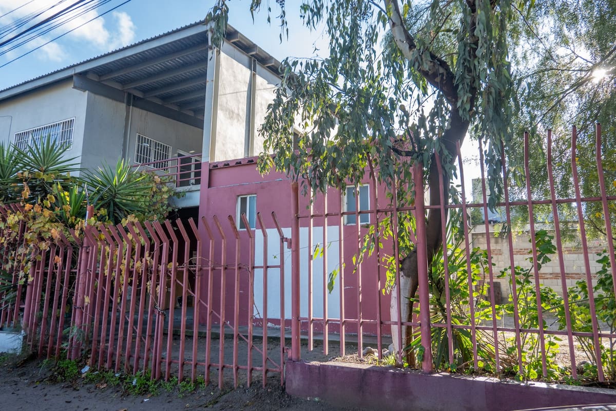 Habitantes solicitan al Ayuntamiento que la clínica se instale sin suspender actividades para niños y adultos mayores. Foto: Border Zoom