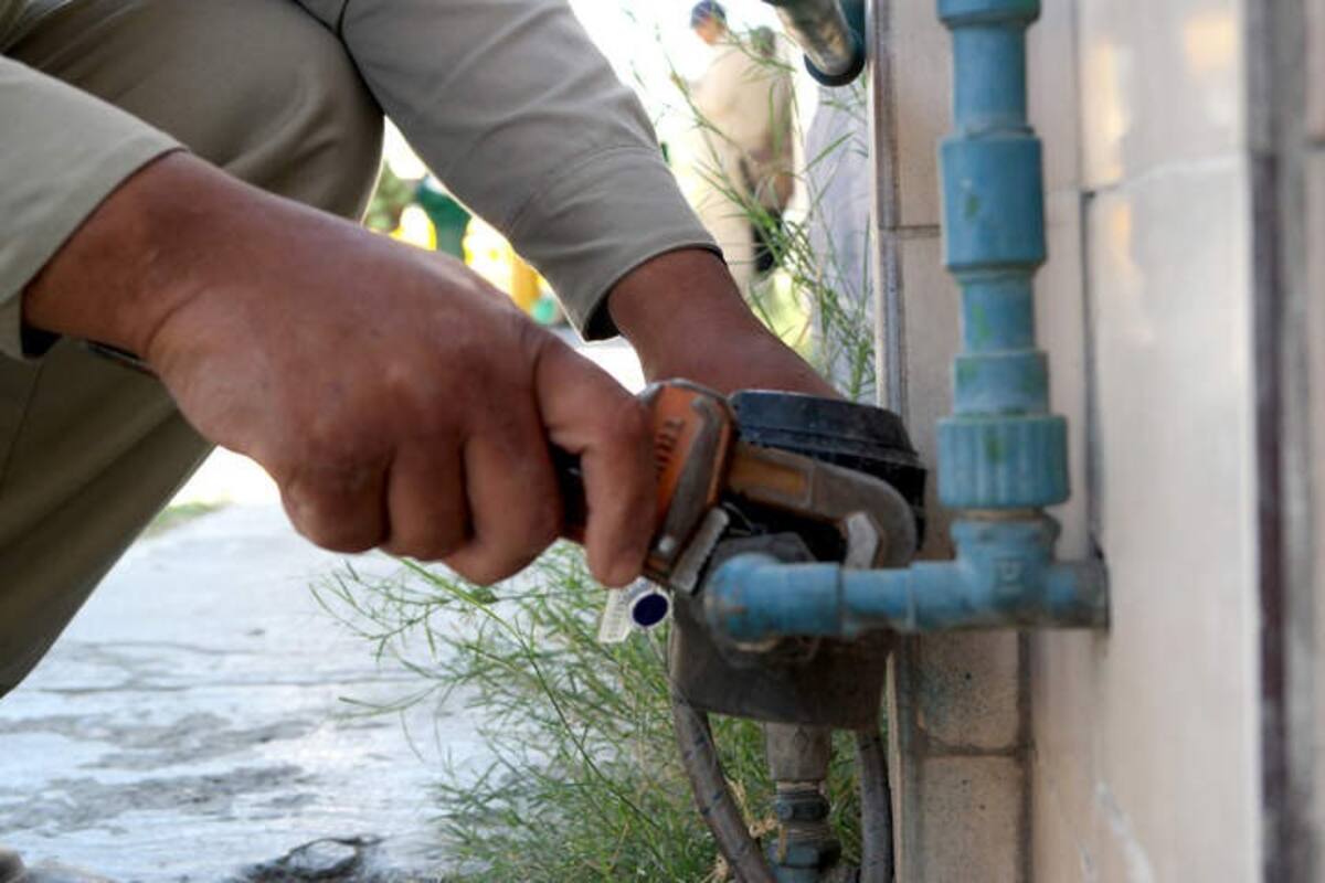 Cortan servicio de agua a comercios deudores en Cajeme