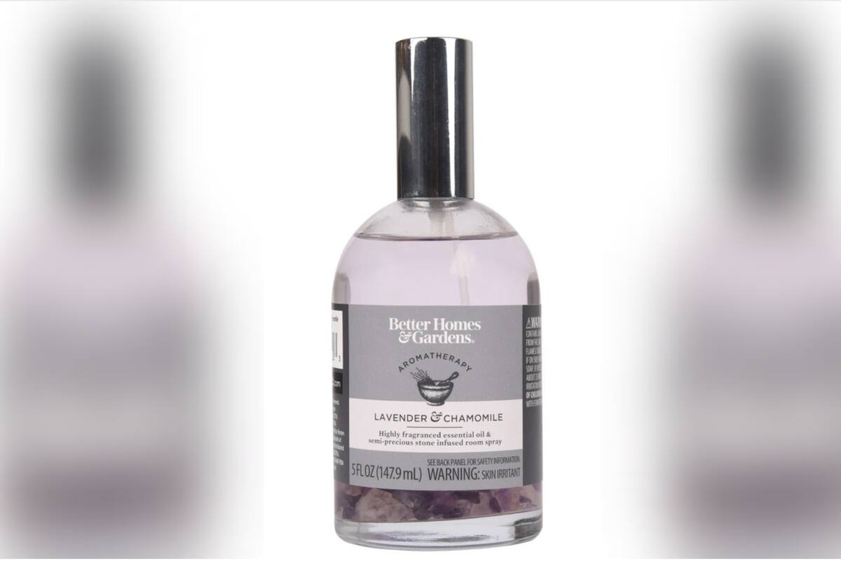Bacteria en aromatizante de venta en Walmart causa dos muertes