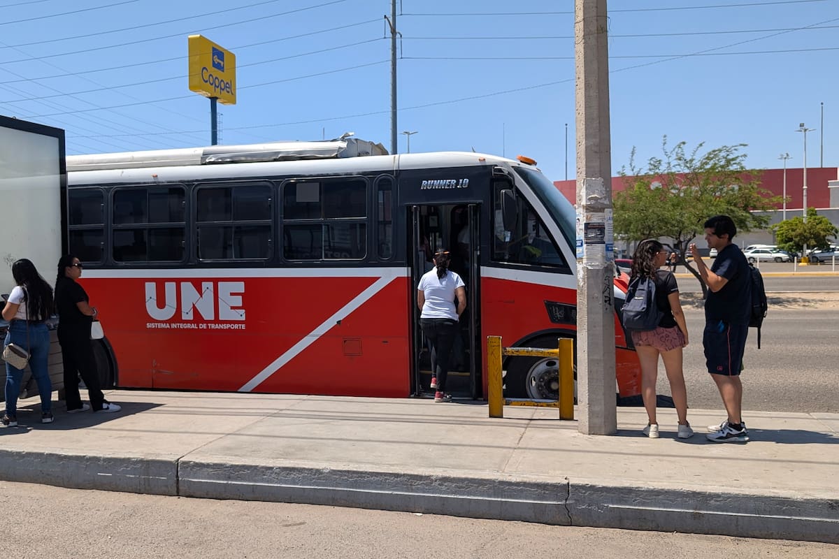 Lluvias duplican tiempos de espera en transporte urbano de Hermosillo