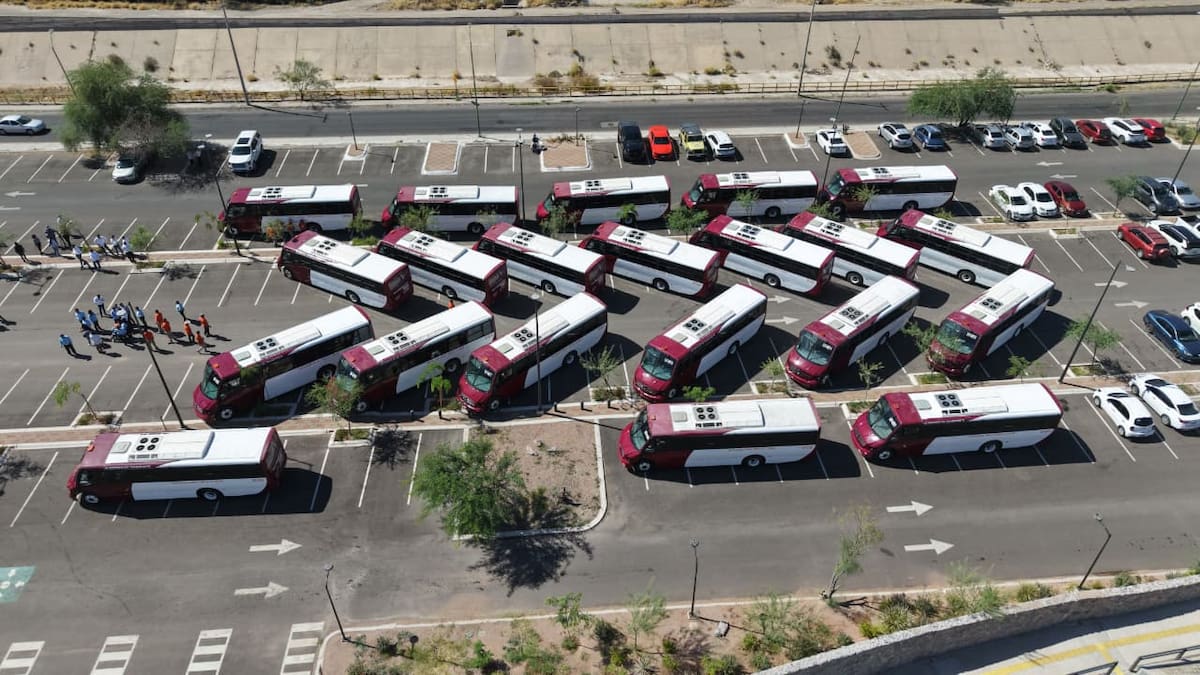 21 camiones nuevos del transporte urbano se integran al servicio en Hermosillo para fortalecer la movilidad.