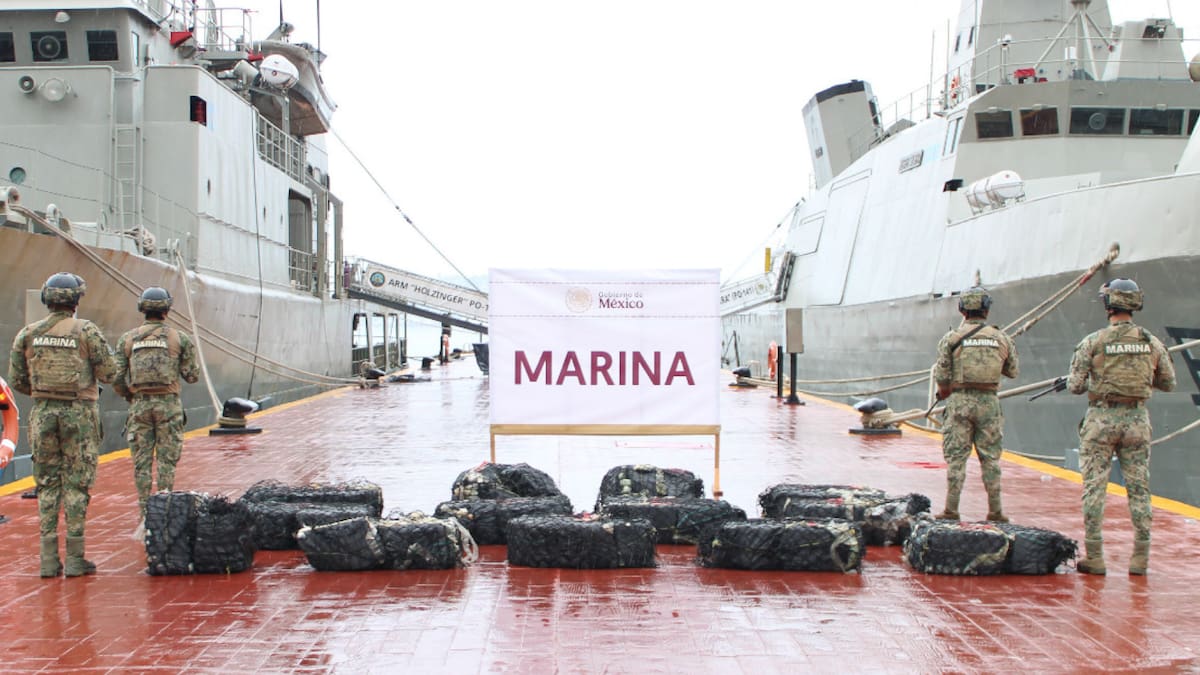 Tras detectar una lancha sospechosa al sur de Guerrero, la Armada encuentra 13 bultos con 829 kilos de cocaína; ya suman más de 72 toneladas de esa droga incautadas en operativos marítimos