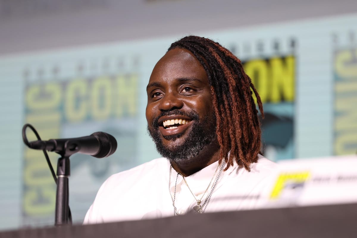 Brian Tyree Henry representa a D-16, quien luego se convierte en Megatron.