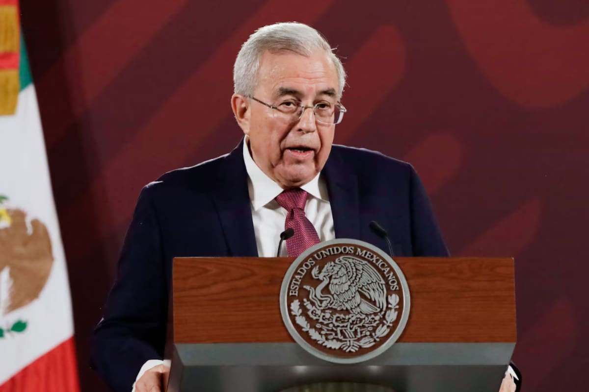 Mientras Rocha se dice exonerado al volver al gobierno de Sinaloa tras 112 días de licencia, Segob confirma que las investigaciones de la FGR por las acusaciones de Estados Unidos siguen abiertas
