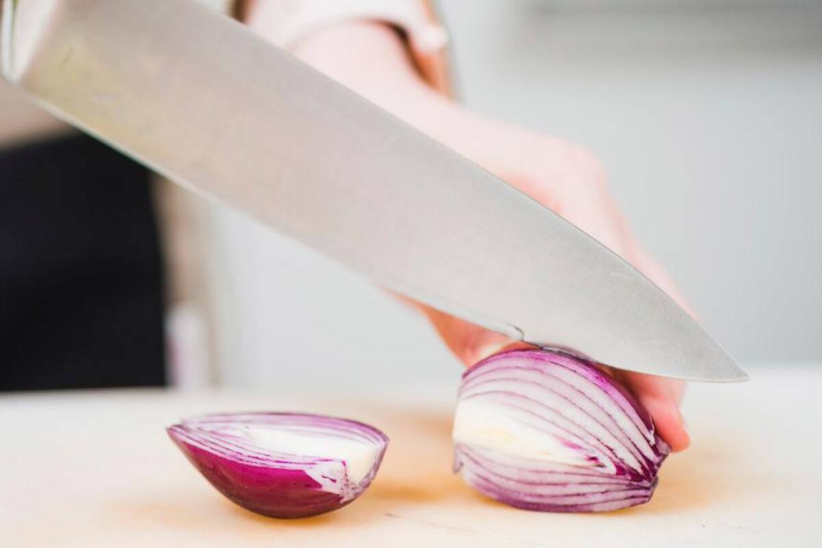 Buscan salmonela en cebolla mexicana tras brote epidémico en EU