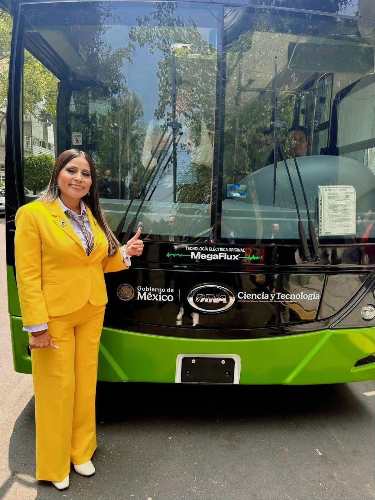 El titular del IMOS señaló que la infraestructura y los costos actuales impiden implementar de manera inmediata el proyecto de autobuses eléctricos impulsado por la alcaldesa Claudia Agatón.
Fotos: Cortesía.