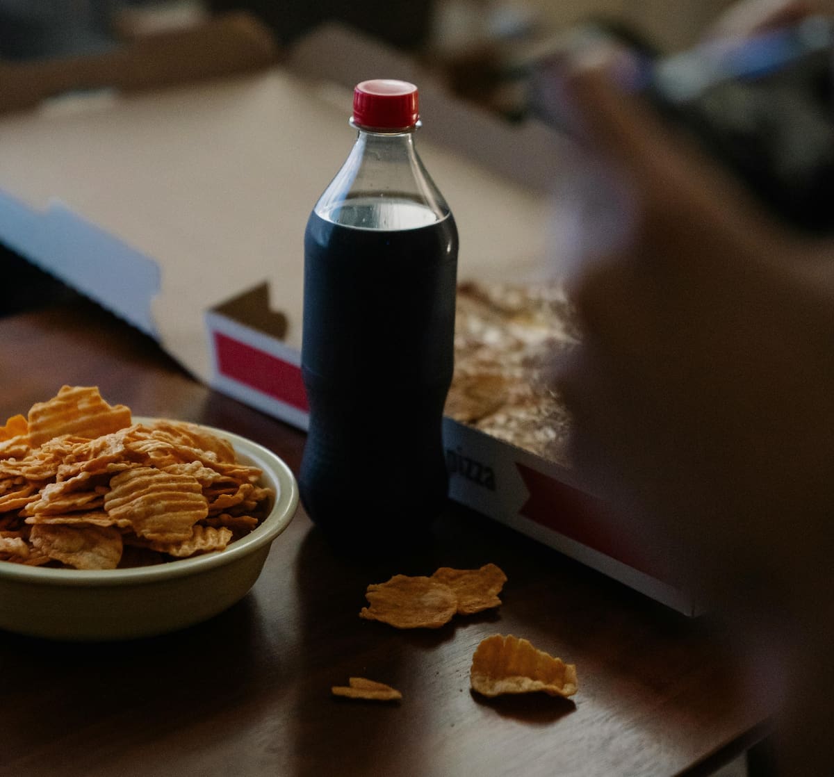 La alimentación poco equilibrada es uno de los factores que detonan la ansiedad y que muchas veces pasan desapercibidos. Foto: Pexeles