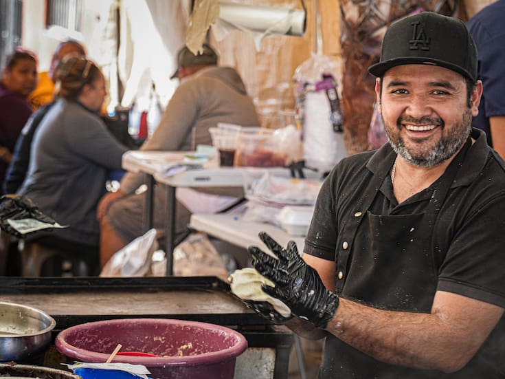 Conquistan migrantes con Pupusas Deliciosas desde El Florido a todo TJ