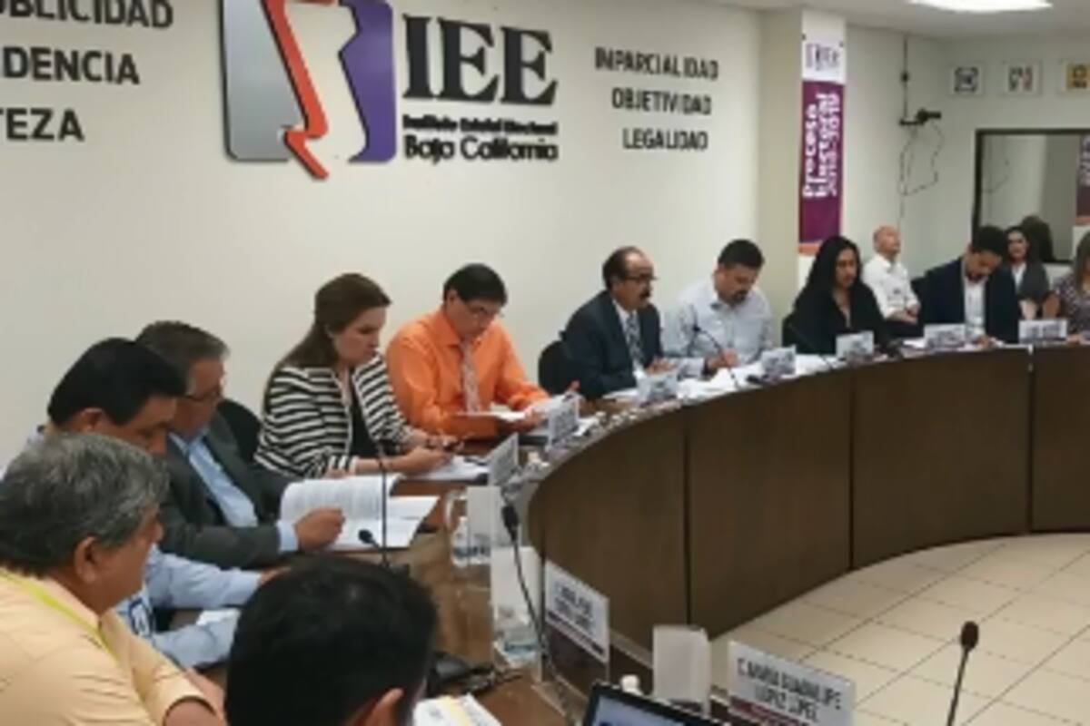 Entrega de constancia de mayoría al alcalde electo de Tijuana, Arturo González Cruz