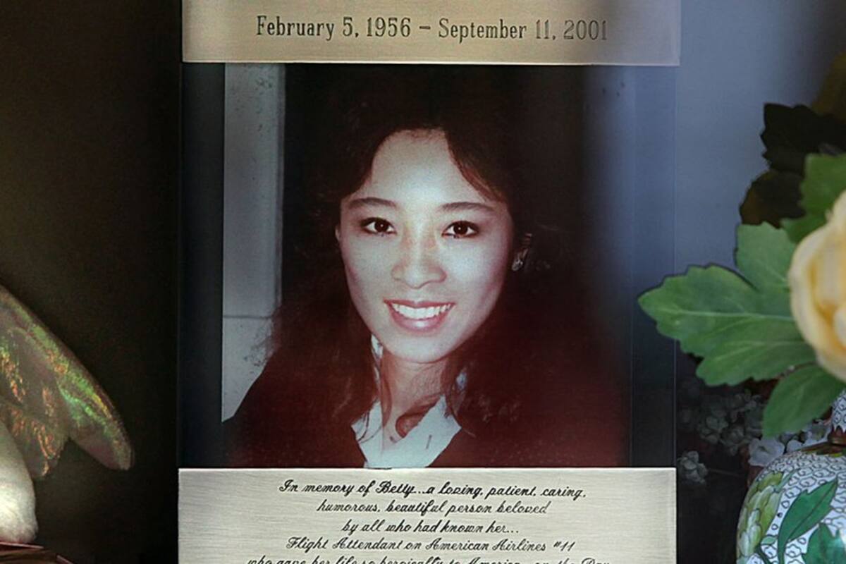 11 de septiembre: la escalofriante llamada de la azafata Betty Ong desde el primer avión que se estrelló contra las Torres Gemelas