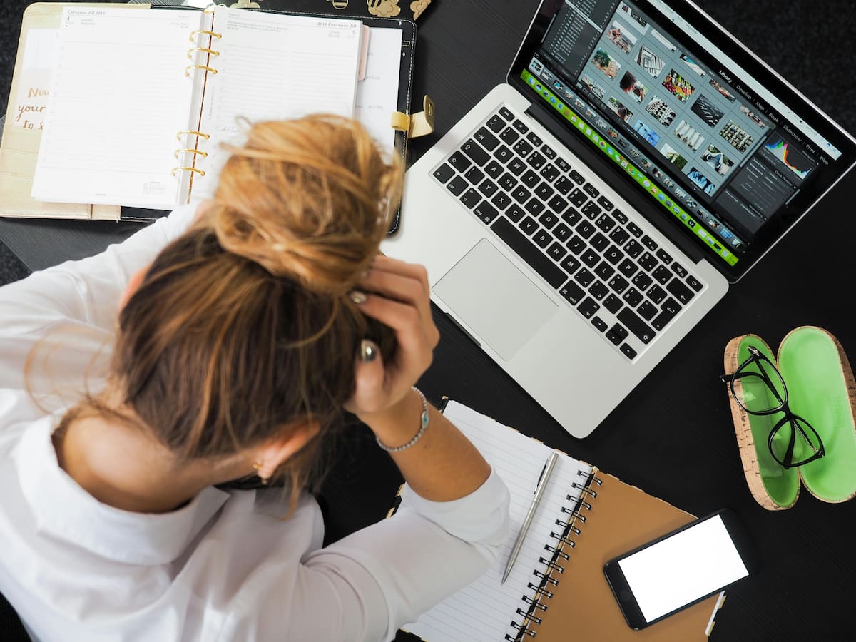 La percepción de prosperidad laboral, entendida como el equilibrio entre salud, estabilidad económica y desarrollo profesional, sufrió una caída de más de 20 puntos porcentuales/Foto: Pexels
