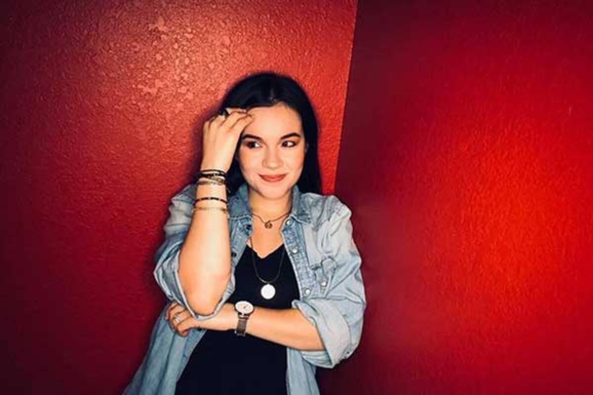 Tunden en redes sociales a Sarita, hija menor de José José