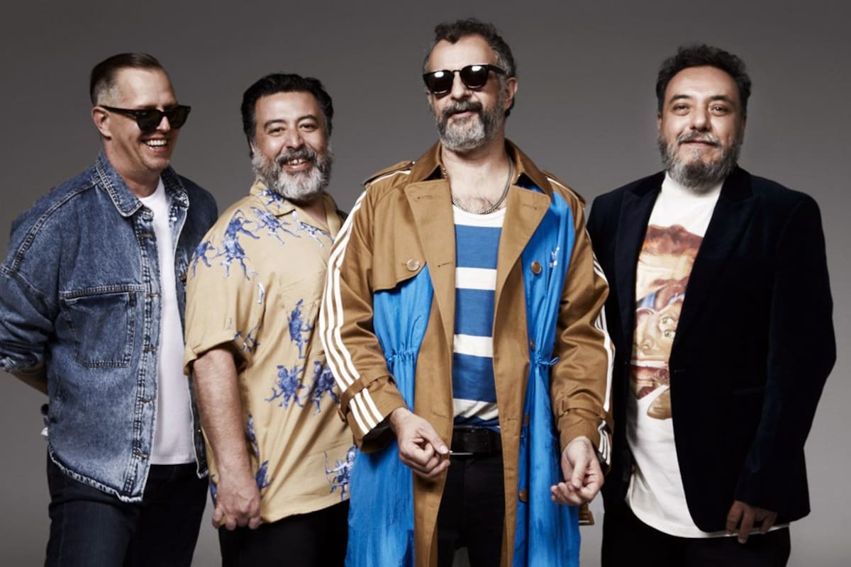 Molotov celebra 30 años con crítica al gobierno de Morena y a la 4T y mensaje de resistencia en el Palacio de los Deportes