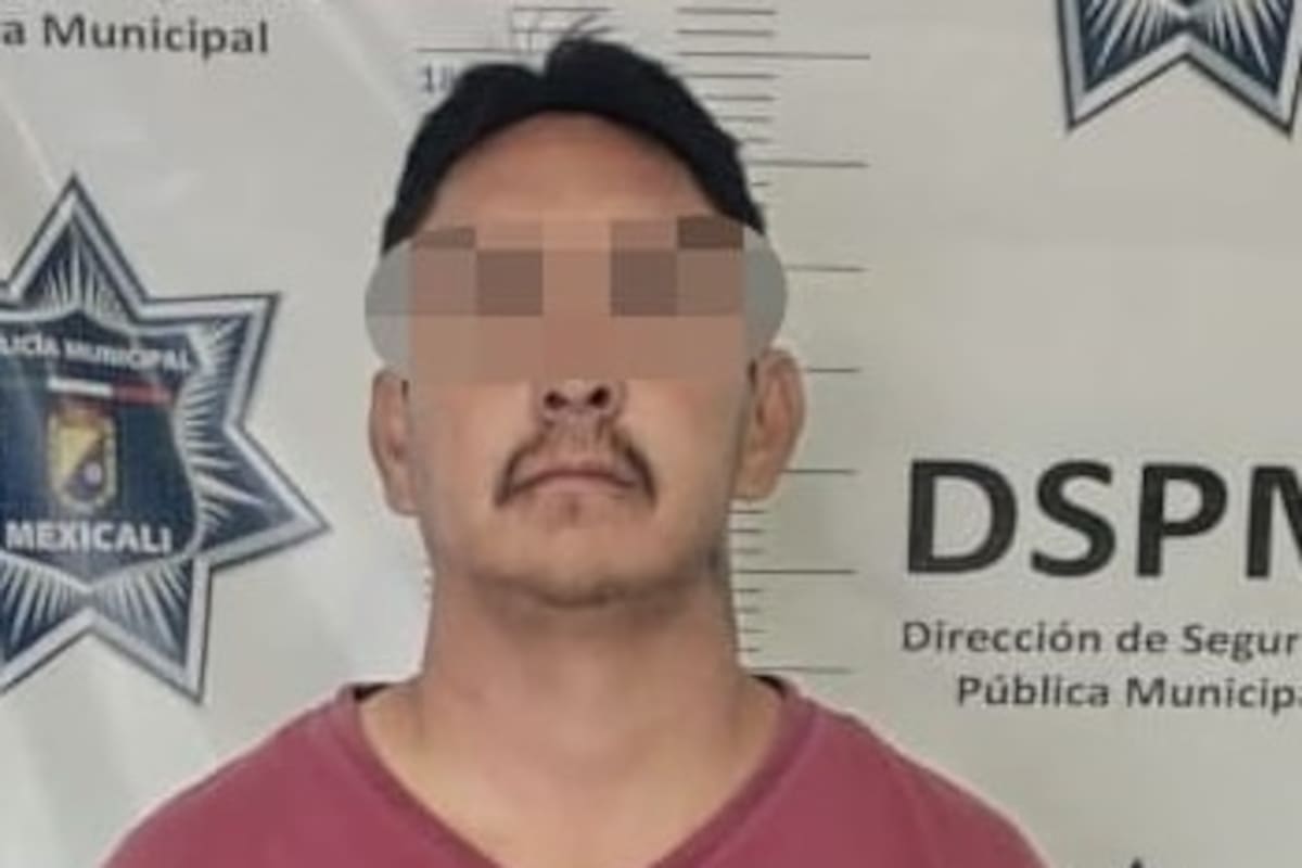 Detienen a hombre por conducir moto robada