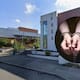 En pleno Día del Niño, un estudiante de preparatoria presuntamente apuñaló a cinco personas; el agresor fue detenido y las clases fueron suspendidas mientras las autoridades investigan el origen del ataque