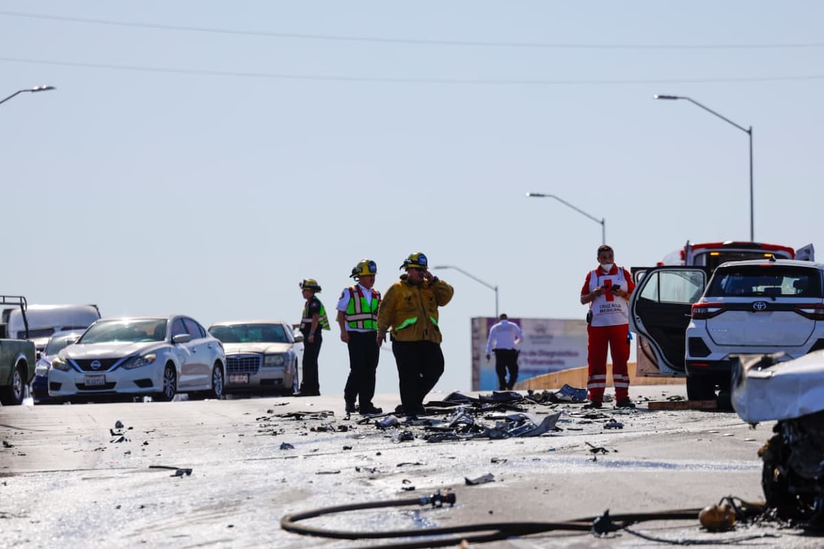Accidente fatal en calzada Lázaro Cárdenas deja una mujer sin vida; un Mustang invadió el carril contrario