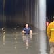 Lluvias dejan vehículos atrapados y viviendas inundadas